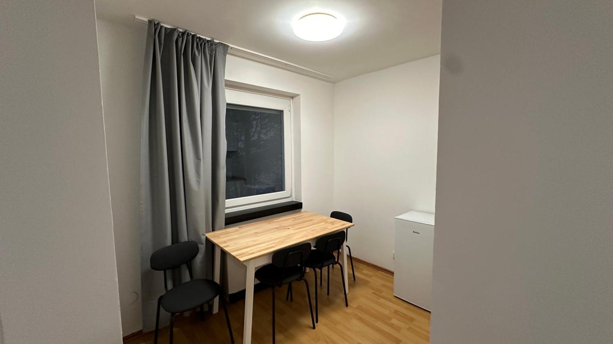 Hotel Im Natur Mit Eigene Kueche Bad Balkon Parkplatz Netflix Nuremberg ภายนอก รูปภาพ